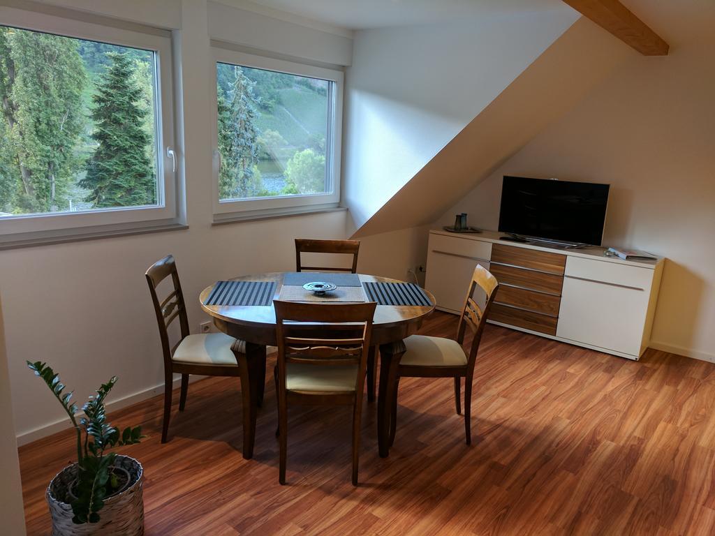 Ferienwohnung "Zum Klosterruinenblick" Kröv エクステリア 写真